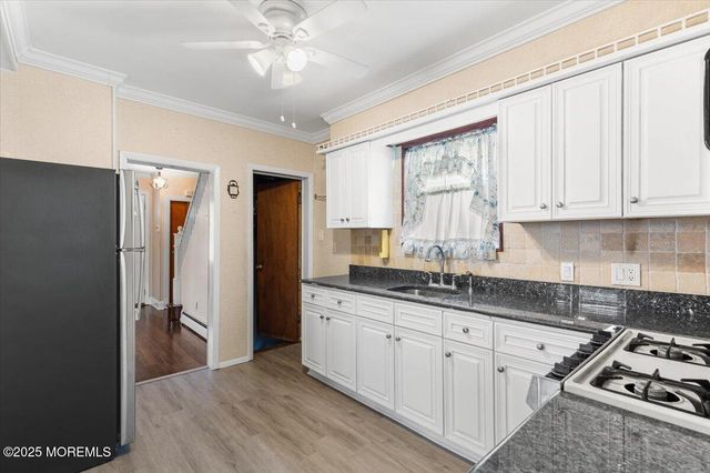 40 Ling Street, Fords, NJ 08863