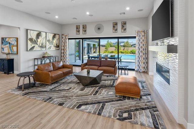 8320 Carlingford Court, Las Vegas, NV 89113