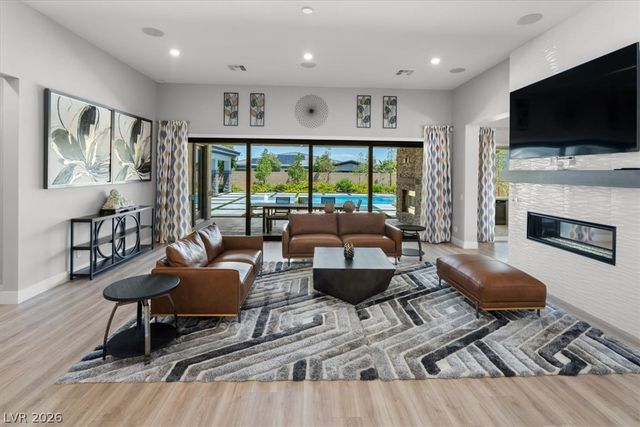 8320 Carlingford Court, Las Vegas, NV 89113