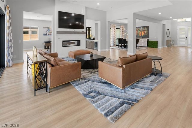 8320 Carlingford Court, Las Vegas, NV 89113