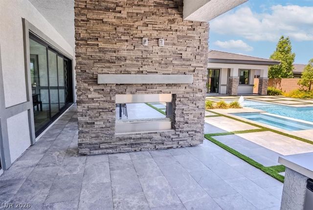 8320 Carlingford Court, Las Vegas, NV 89113