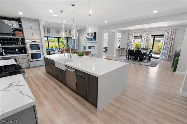 8320 Carlingford Court, Las Vegas, NV 89113