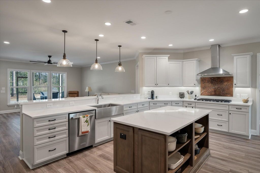 Image 17 of property listing at 706 Spring Highlands Drive, Summerville, SC 29486