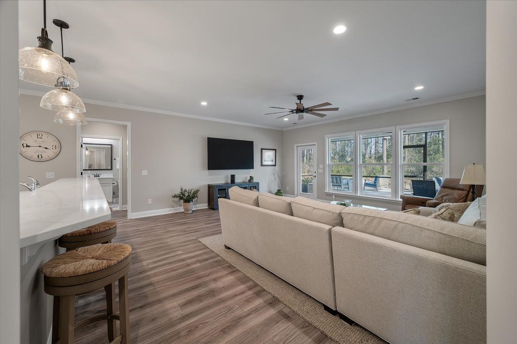 Image 22 of property listing at 706 Spring Highlands Drive, Summerville, SC 29486