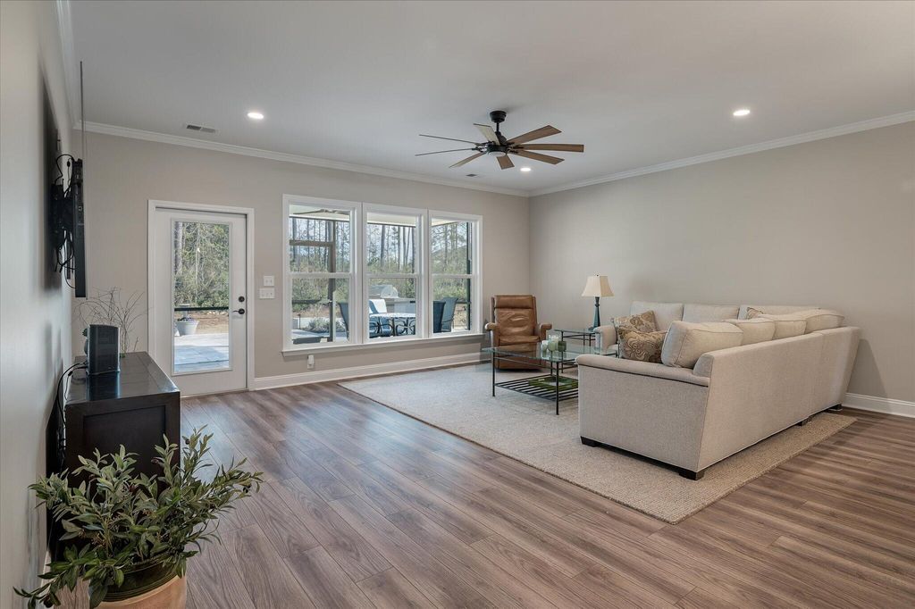 Image 24 of property listing at 706 Spring Highlands Drive, Summerville, SC 29486