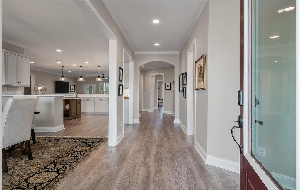 Image 8 of property listing at 706 Spring Highlands Drive, Summerville, SC 29486