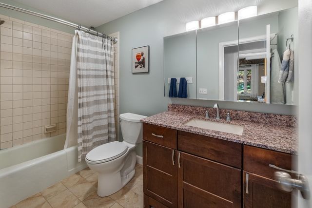 1191 Baker Turn # 3C, Hartford, VT 05059