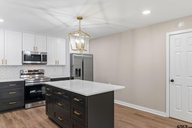 205 Hollywood St, Arp, TX 75750