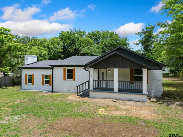 205 Hollywood St, Arp, TX 75750