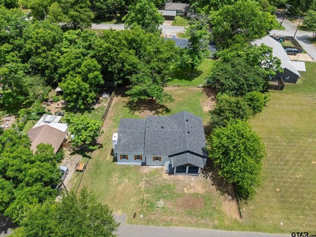 205 Hollywood St, Arp, TX 75750