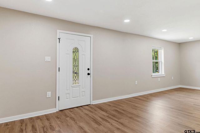 205 Hollywood St, Arp, TX 75750