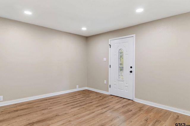 205 Hollywood St, Arp, TX 75750