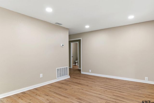 205 Hollywood St, Arp, TX 75750