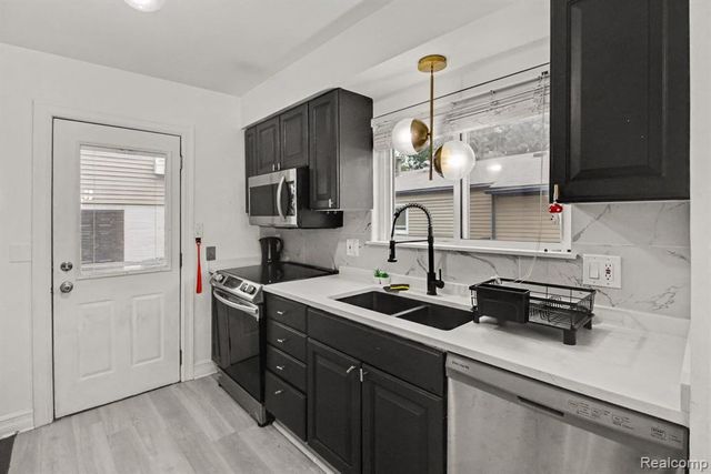 807 E 14 Mile Road, Birmingham, MI 48009