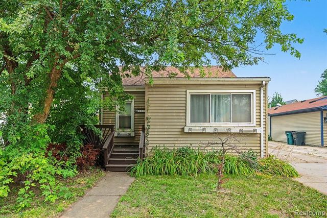 807 E 14 Mile Road, Birmingham, MI 48009