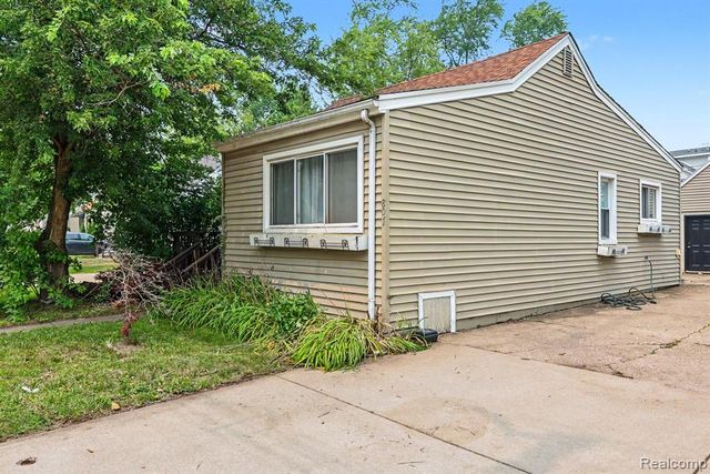 807 E 14 Mile Road, Birmingham, MI 48009