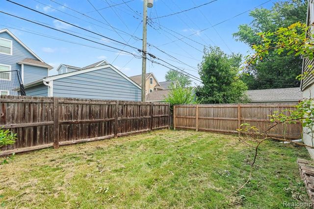807 E 14 Mile Road, Birmingham, MI 48009