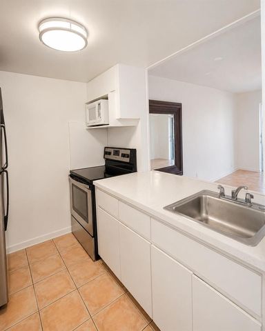 322 N Federal Highway 239, Deerfield Beach, FL 33441