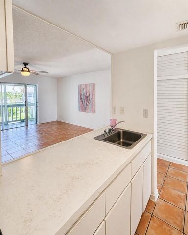 322 N Federal Highway 239, Deerfield Beach, FL 33441