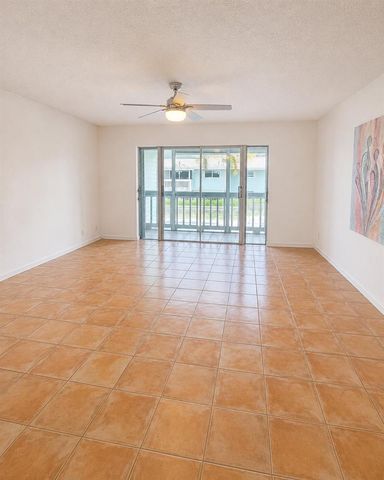 322 N Federal Highway 239, Deerfield Beach, FL 33441