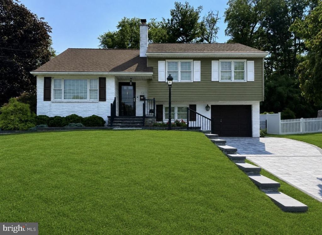 412 PARKVIEW DR, MOUNT HOLLY, NJ 08060 — exterior