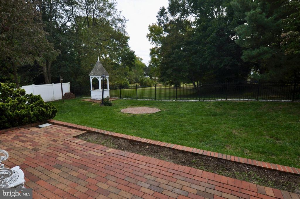 412 PARKVIEW DR, MOUNT HOLLY, NJ 08060 — photo 4