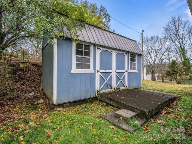 120 Maple Ridge Road, Candler, NC 28715