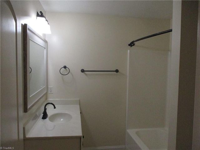 270 Plumstead Lane, Clemmons, NC 27012
