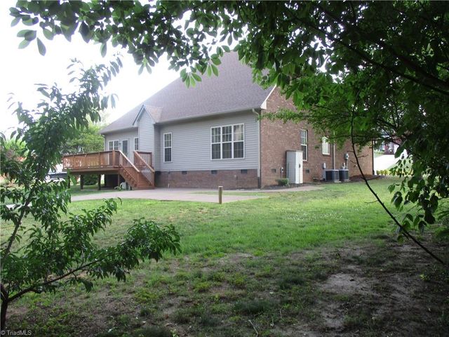 270 Plumstead Lane, Clemmons, NC 27012
