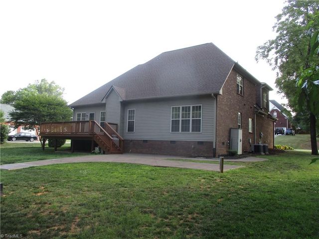 270 Plumstead Lane, Clemmons, NC 27012