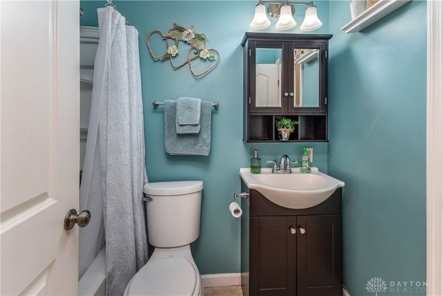3915 Sparkhill Drive, Mad River Twp, OH 45323