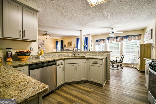 110 Clearview Circle, Mcdonough, GA 30253