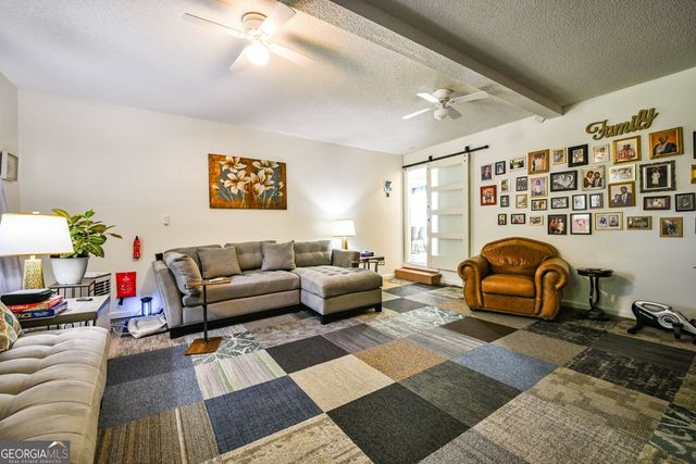 110 Clearview Circle, Mcdonough, GA 30253