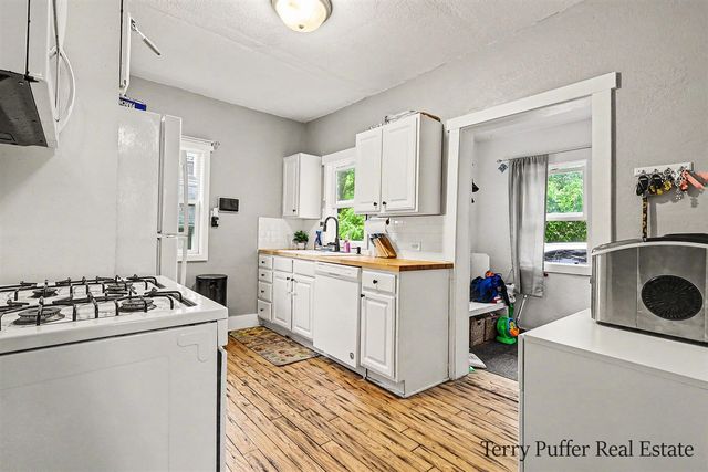 488 W Southern Avenue, Muskegon, MI 49441