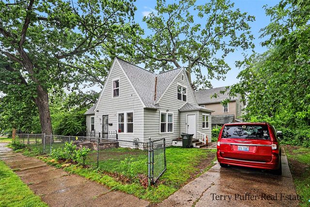 488 W Southern Avenue, Muskegon, MI 49441