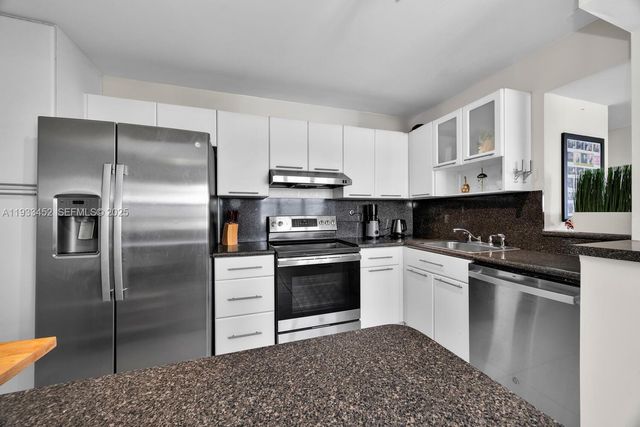 2016 Bay Dr 604, Miami Beach, FL 33141