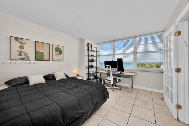 2016 Bay Dr 604, Miami Beach, FL 33141