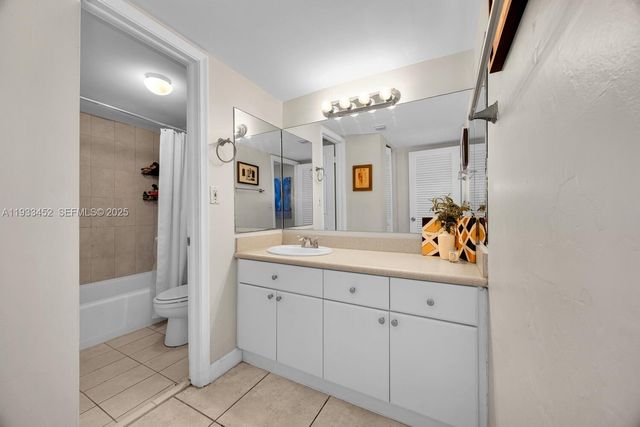 2016 Bay Dr 604, Miami Beach, FL 33141