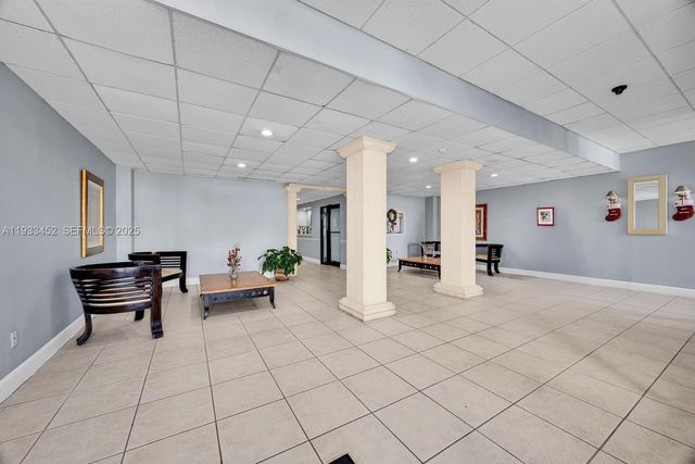 2016 Bay Dr 604, Miami Beach, FL 33141