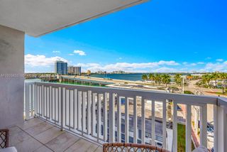 2016 Bay Dr 604, Miami Beach, FL 33141