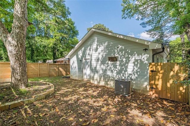 3275 Dodson Drive, East Point, GA 30344