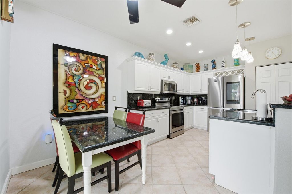 Image 12 of property listing at 9807 NW 20th Street, Pembroke Pines, FL 33024