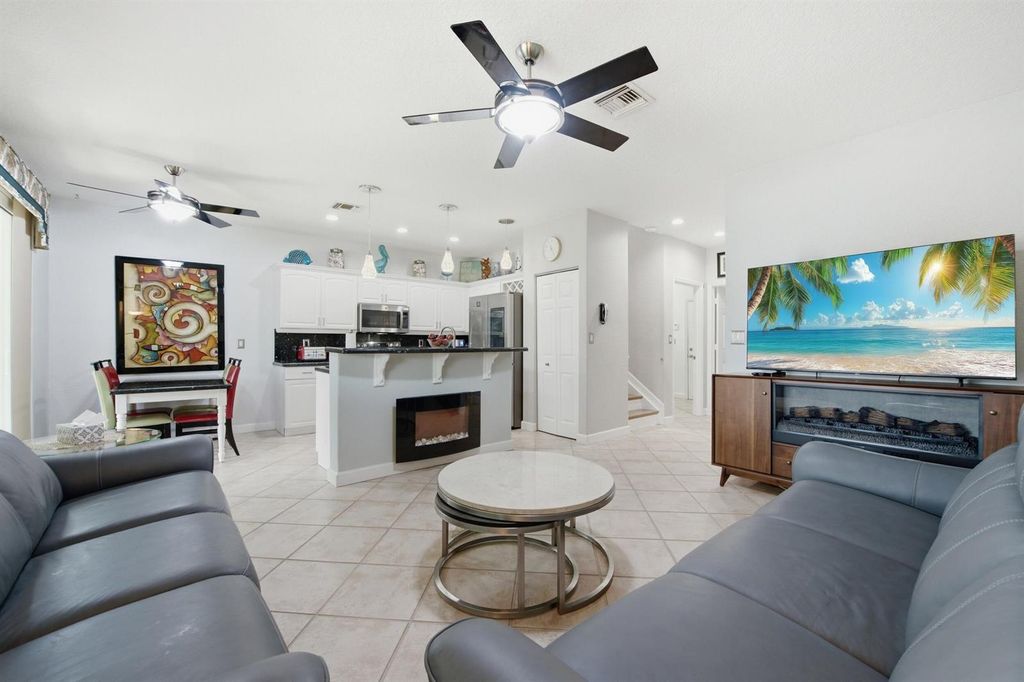 Image 14 of property listing at 9807 NW 20th Street, Pembroke Pines, FL 33024