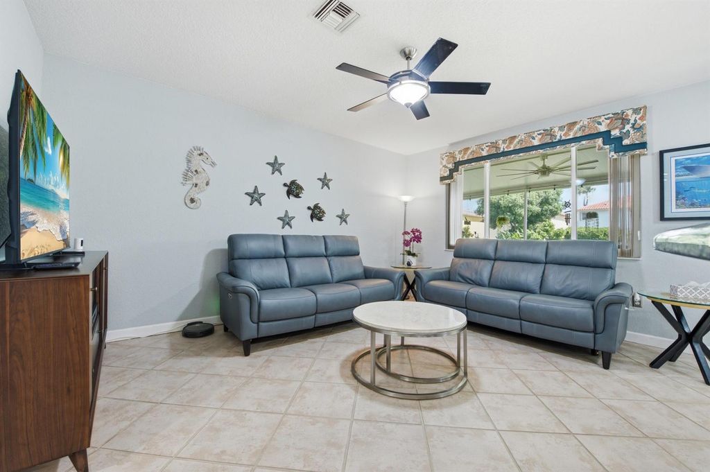 Image 16 of property listing at 9807 NW 20th Street, Pembroke Pines, FL 33024