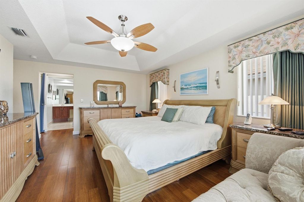 Image 21 of property listing at 9807 NW 20th Street, Pembroke Pines, FL 33024