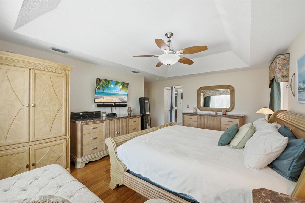 Image 22 of property listing at 9807 NW 20th Street, Pembroke Pines, FL 33024