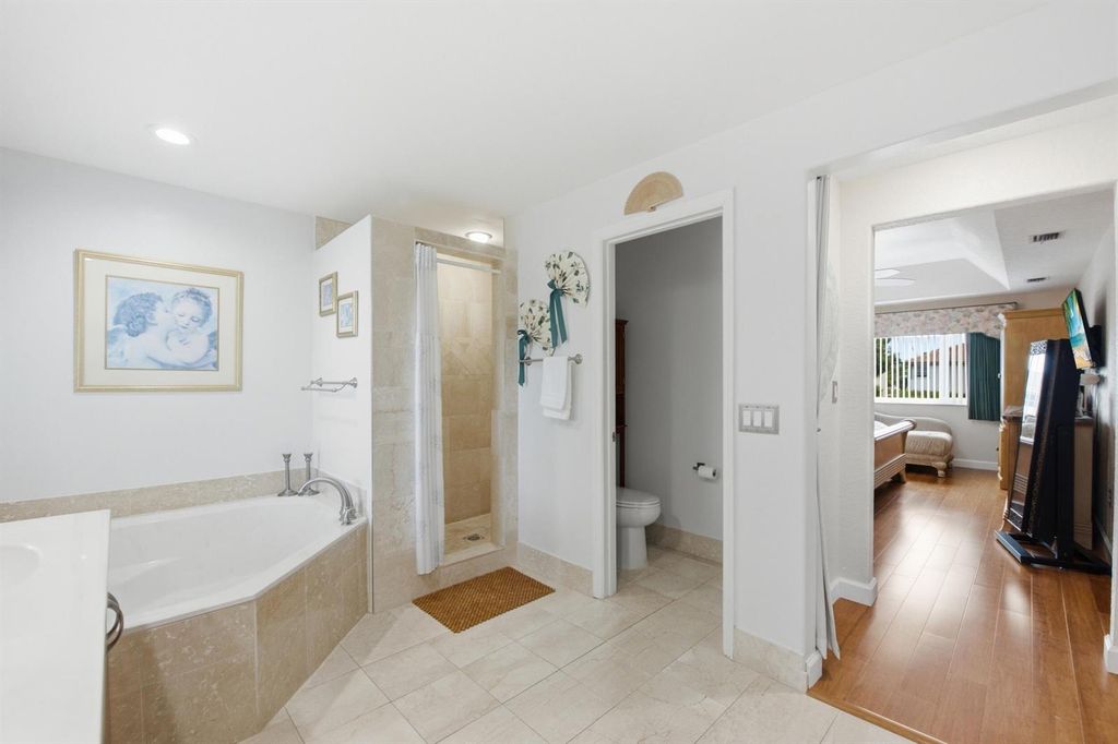 Image 23 of property listing at 9807 NW 20th Street, Pembroke Pines, FL 33024