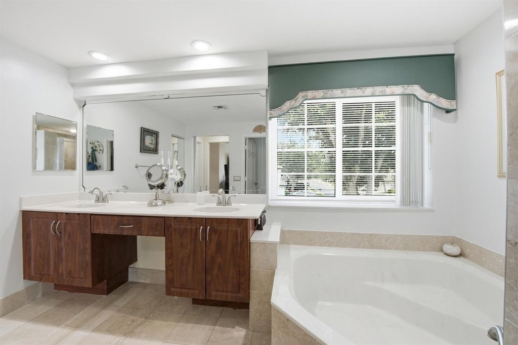 Image 24 of property listing at 9807 NW 20th Street, Pembroke Pines, FL 33024