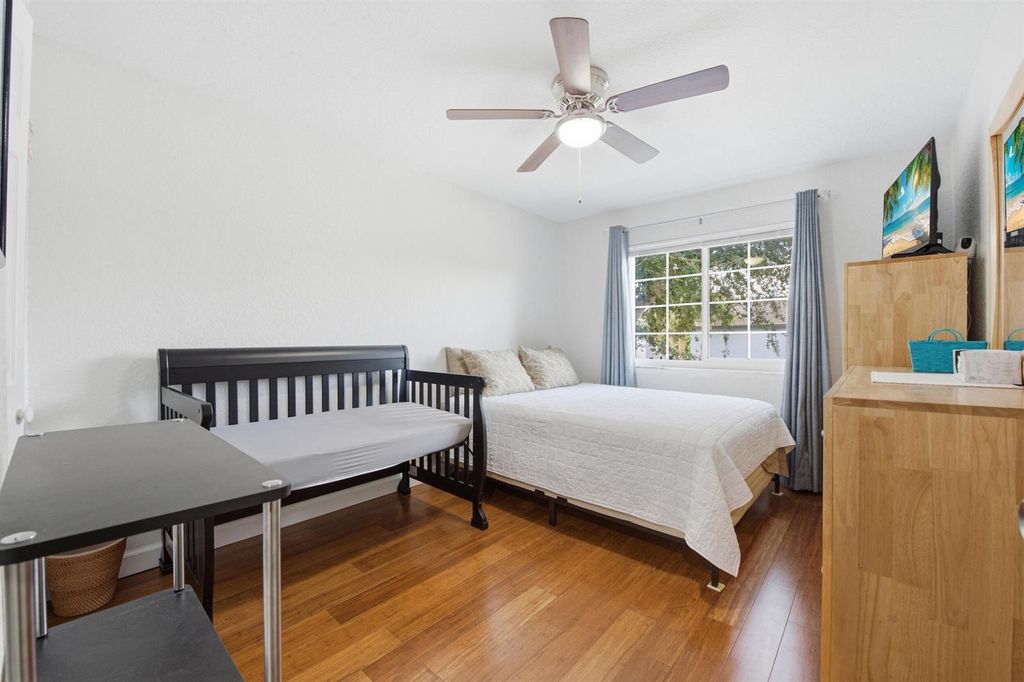 Image 26 of property listing at 9807 NW 20th Street, Pembroke Pines, FL 33024