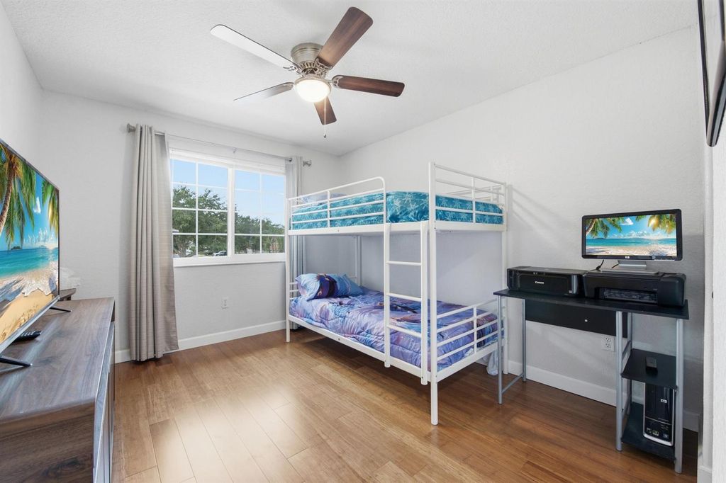 Image 27 of property listing at 9807 NW 20th Street, Pembroke Pines, FL 33024